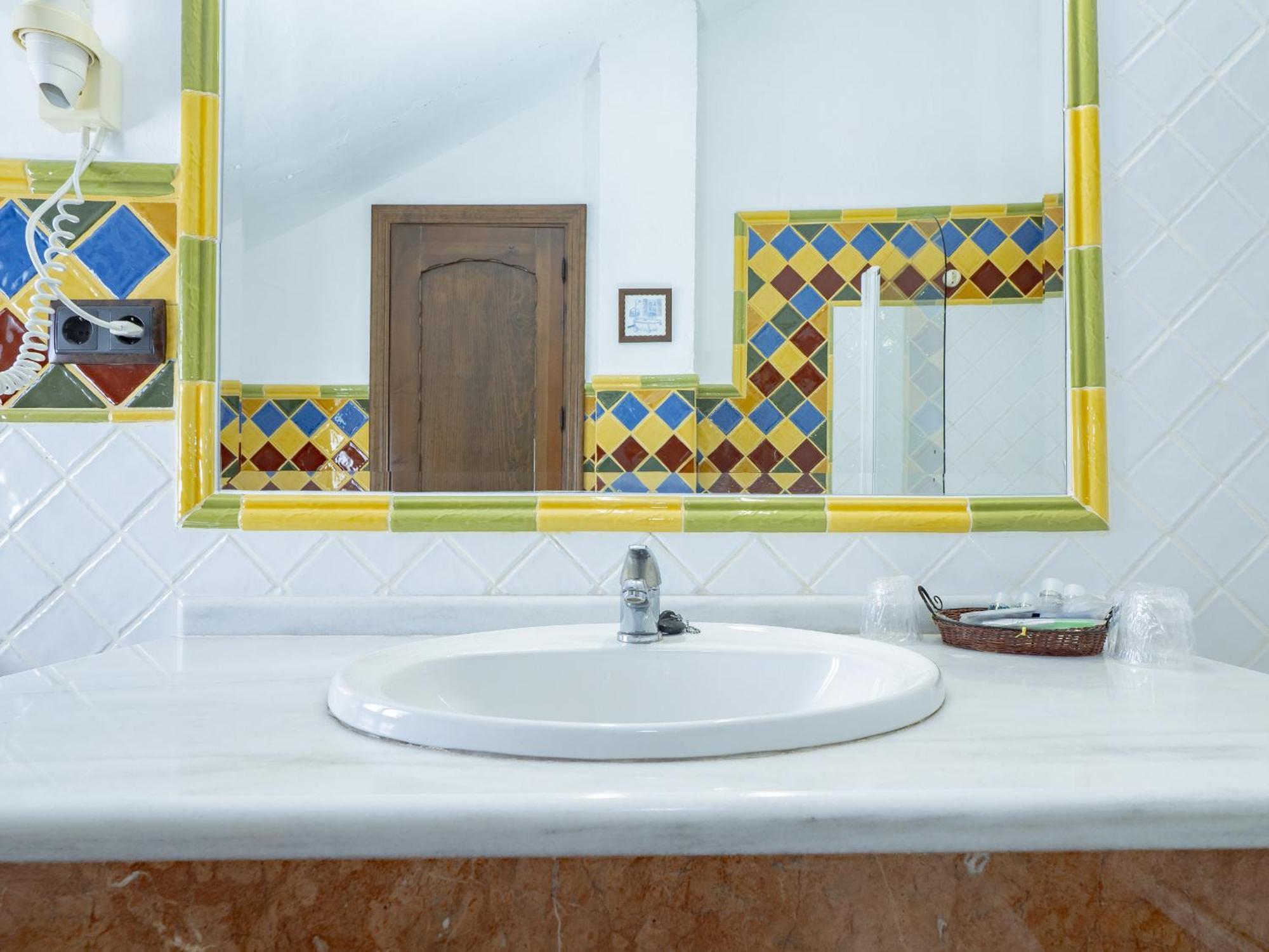 Cubo'S Hotel Cortijo San Antonio Casarabonela Екстер'єр фото